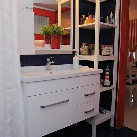 Dandy Sailor's House - Private Maisonette - Sea View Apartment
