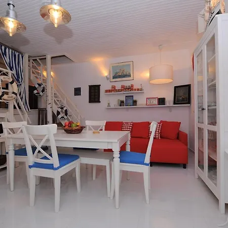 Dandy Sailor's House - Private Maisonette - Sea View