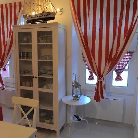 Dandy Sailor's House - Private Maisonette - Sea View Apartment *